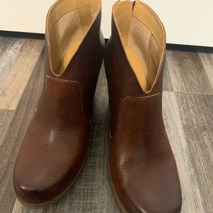 Korks Gemini Leather Block Heel Booties